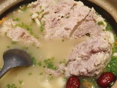 -海派美食·家宴海鲜青岛菜·石锅鲽鱼头(东方城店)
