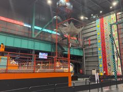 -极限PLAY运动娱乐新世界·团建派对表演休闲馆·室内高空游乐园