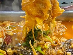 -在巷子里的烤肉店·螺蛳粉烤鱼·牛蛙(和美城店)