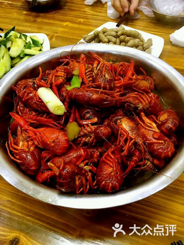 刘记弟兄龙虾(羊肉铜炉火锅)盐水龙虾图片 - 第1张