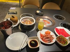 -钱小奴海鲜自助黑金店(杭州滨江龙湖店)