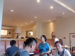 -亚龙湾希尔顿自助餐厅·海鲜·烧烤·沙滩BBQ·现场乐队