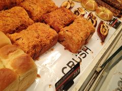 -HOT CRUSH趁热集合·现烤面包(上海环球港店)
