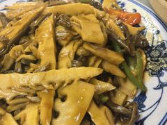 -天天向上素食餐厅(五台山店)
