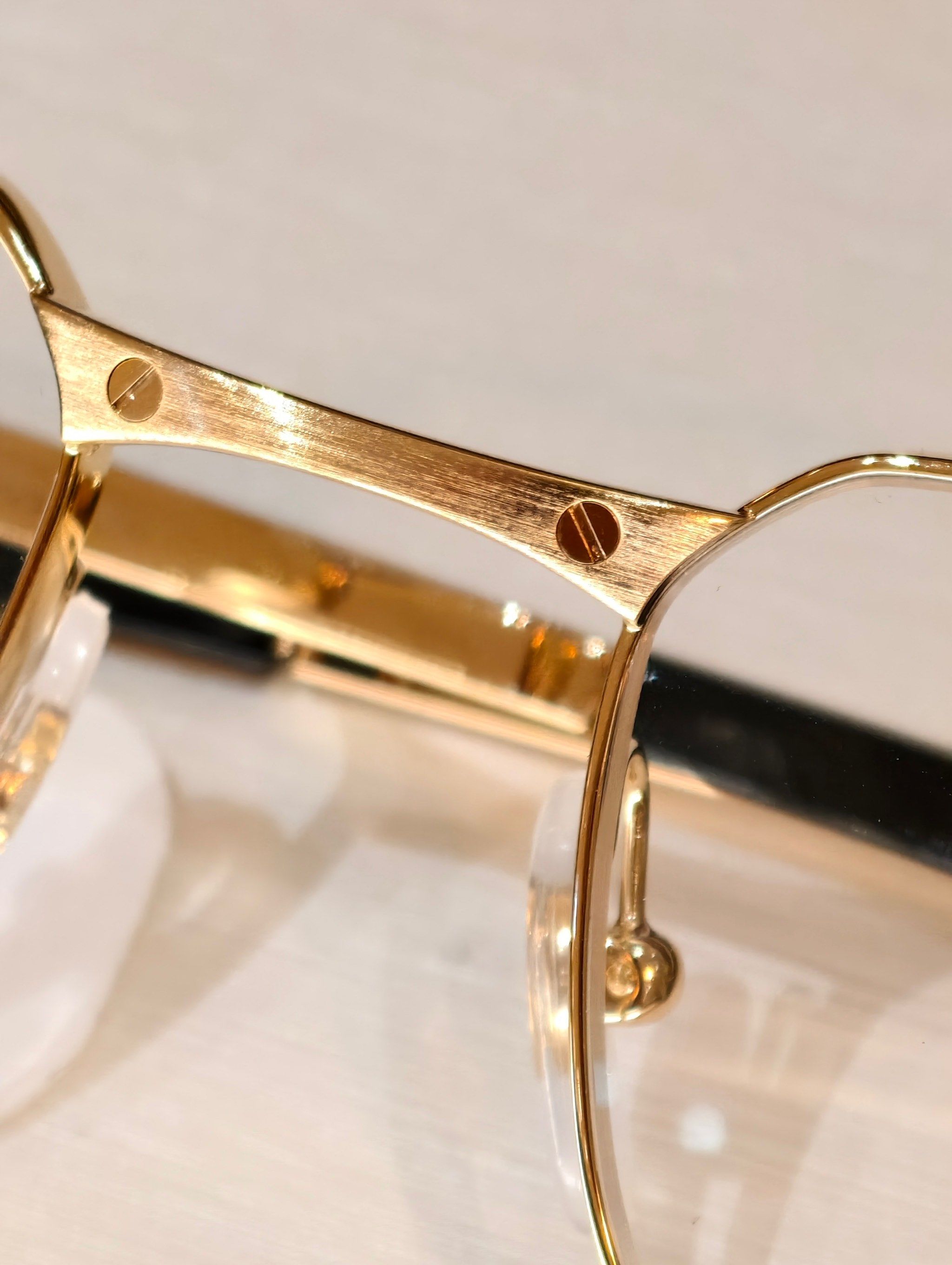 cartier金属全框亮金色,金色拉丝金属镜腿