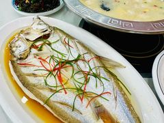 -丹水桥地锅鱼·翘嘴鲌·地方特色全鱼宴(丹江口大坝店)