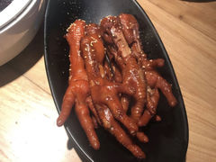 连骨头都不剩的鸡爪-佬肥猫(南翔印象城MEGA店)