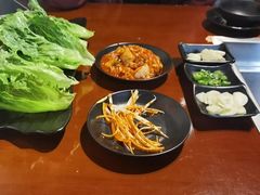 -肉甲韩国木炭烤肉(新壹街1店)