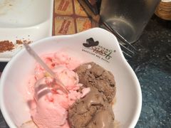 草莓冰激凌-汉巴味德(大悦城店)