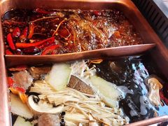 -老牌坊云南鱼豆花火锅(爱建店)