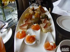 三文鱼茶点-LONG BAR 廊吧(外滩华尔道夫酒店)