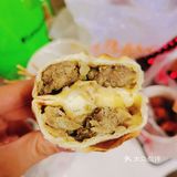 位于江汉路的『骆驼大叔羊排烤包子』