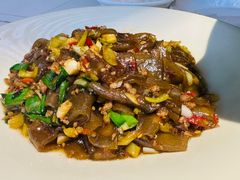 九哥酸菜炒粉皮-阿瓦山寨·湘菜现炒·剁椒鱼头王(咸阳总店)