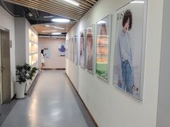 -粤港芭莎美容美发化妆学校