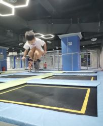 -反弹蹦床公园(南坪万达店)