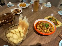 -有红鸡毛店·川菜(建设路店)