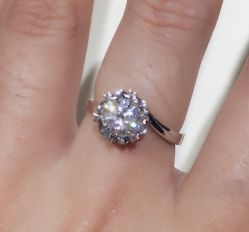 -威德钻石-克拉钻大本营(南京东路店)