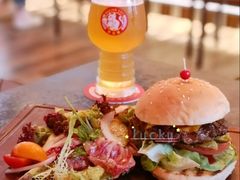 拳击猫招牌汉堡-Boxing Cat Brewery拳击猫精酿啤酒馆(思南公馆店)