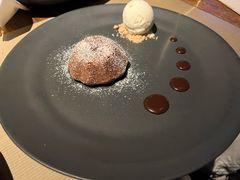 巧克力火山熔岩-Carbon莫卡哆·意大利复古集市餐厅(杭州大厦店)