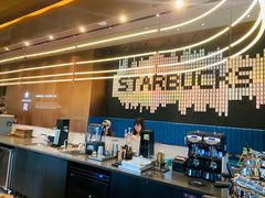 自助取餐区-星巴克臻选(上海虹桥新天地三店)