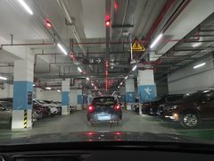 -静安大融城·停车场