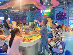 -鸿通城购物中心