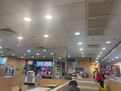 大堂-麦当劳(盐城世纪大道得来速店)