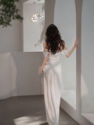-艾米丽婚纱礼服