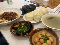 -李与白包子铺(桐梓林店)