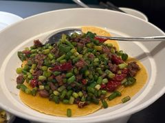 蒜苗牛肉配玉米饼-江宴渔村·鱼鲜土菜(紫荆广场店)