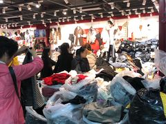 -广州白马服装市场