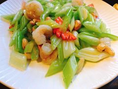 西芹腰果虾仁-船歌鱼水饺(高新园区店)
