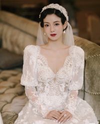 -Lady  Jane高端婚纱礼服馆