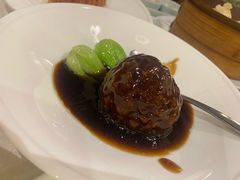 蟹粉狮子头-梅龙镇酒家(南京西路总店)