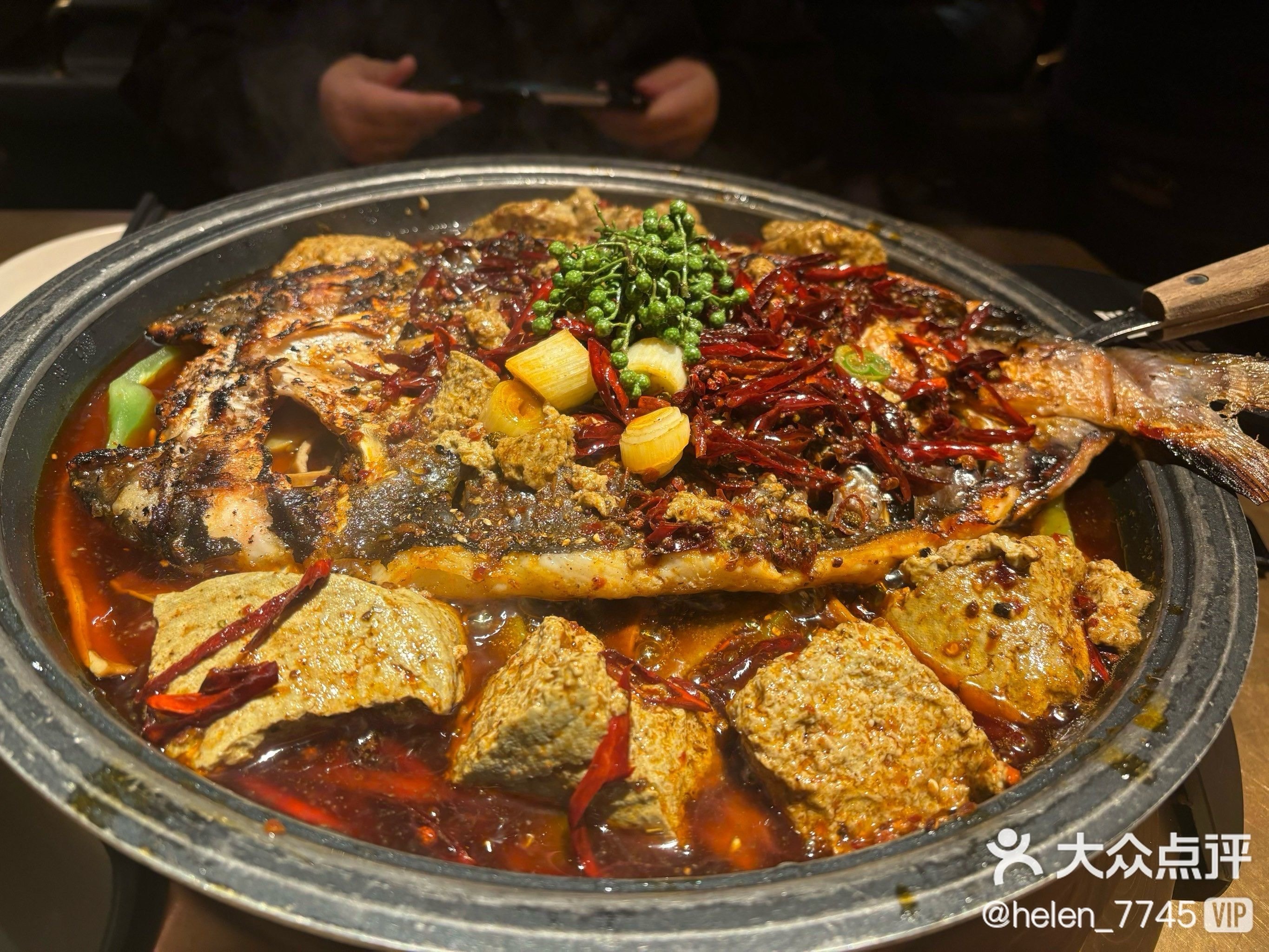 据说大部分人都是排队四小时才能吃上