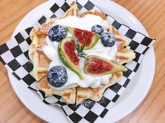 奶油水果华夫饼-echoes coffee回响咖啡(红山店)