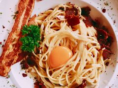 -Chom Cafe and Restaurant