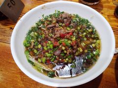 酸辣鸡杂面-肆姐面粉馆(坡子街店)
