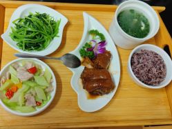 -卓玥国际月子会所(罗山路店)