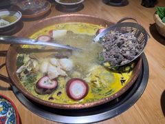 -洱火云南酸菜牛肉火锅(石景山当代商城店)