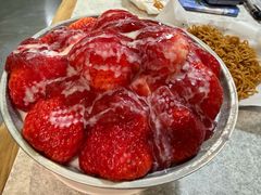 草莓绵绵冰-水牛奶皇后糖水铺(深圳总店)
