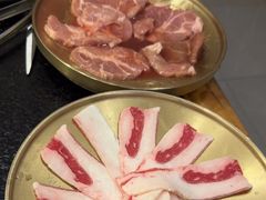 -臻牛烤肉