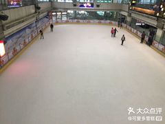 -正佳冰河湾真冰滑冰场