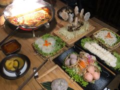 -湊湊火锅·茶憩(杭州湖滨银泰in77店)