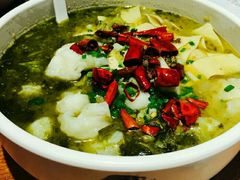 -渝是乎酸菜鱼(龙旗购物中心店)