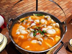 思茅酸汤鱼片-老滇山寨•云南特色菜•地方菜•民族风情歌舞表演(金碧店)