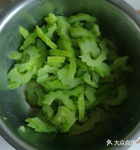 月亮姐姐学做菜之苦瓜炒蛋