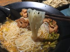 肥肠米线-八月美食小馆(银泰城总店)