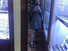 -三叶眼镜城批发市场(上海火车站店)