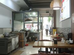 -黄阿姨锅贴大王(万航渡路店)